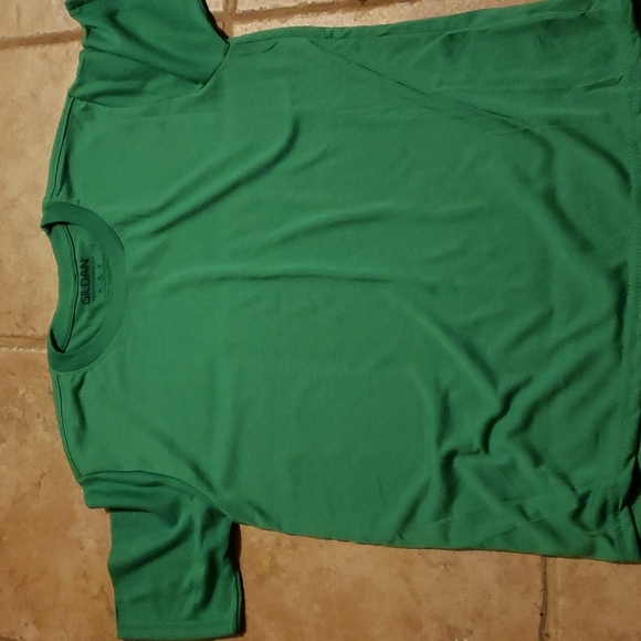 Gildan Other - Gildan  Boys Green T Shirt  New